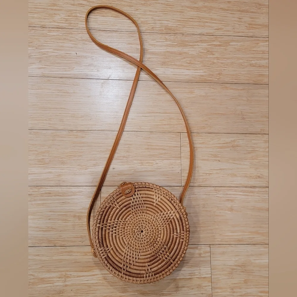 Round Straw Crossbody Bag Purse Rattan Boho Basket Woven Beach